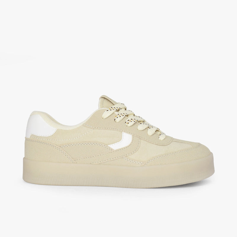 Tenis para mujer en color lecherita