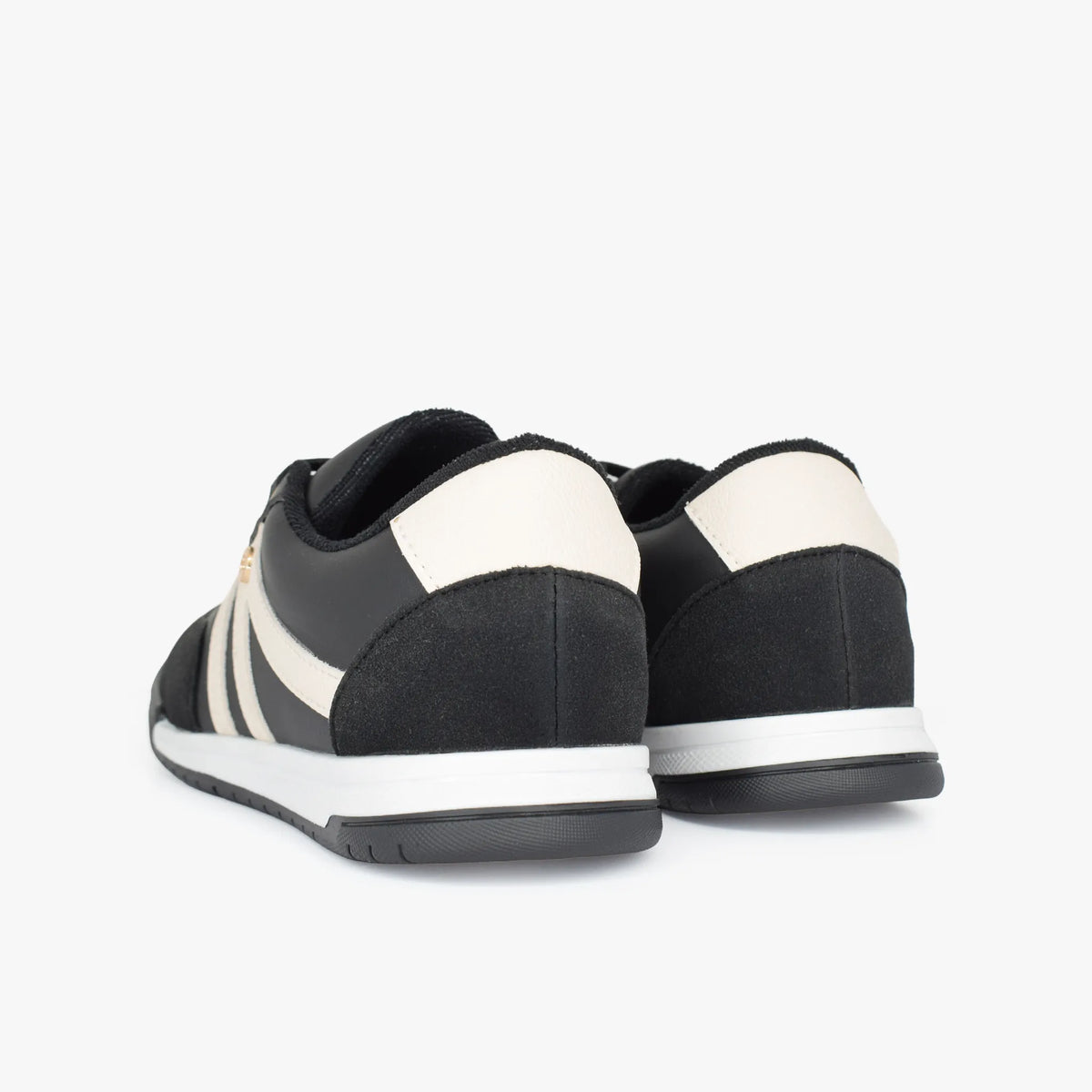 Tenis para mujer en color negro
