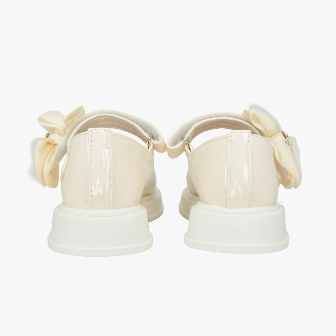 Baletas para niña en color beige crema
