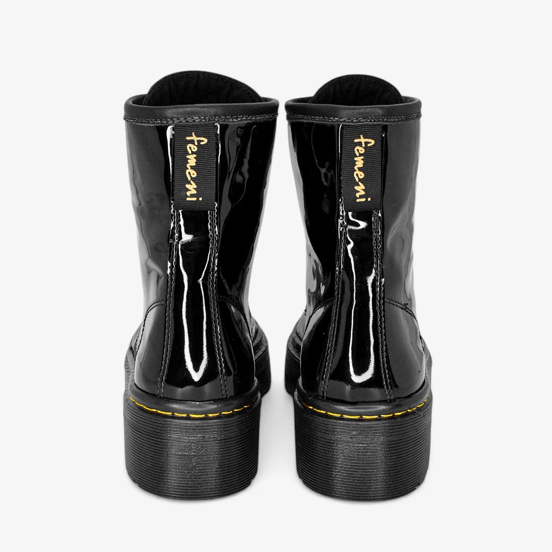 Botines para mujer en color negro charol