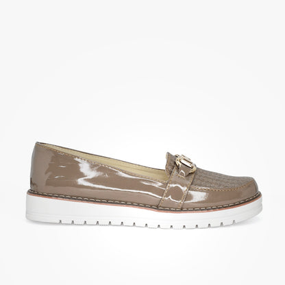 Mocasines para mujer en color taupe