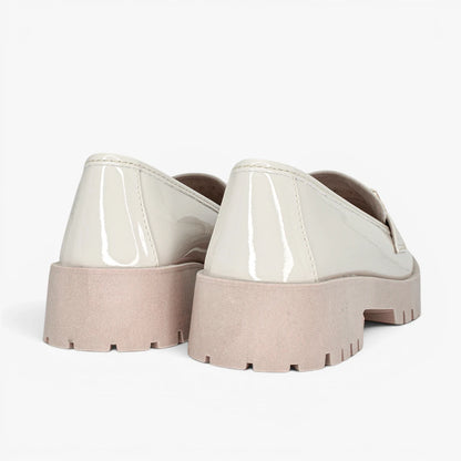 Mocasines para mujer en color beige