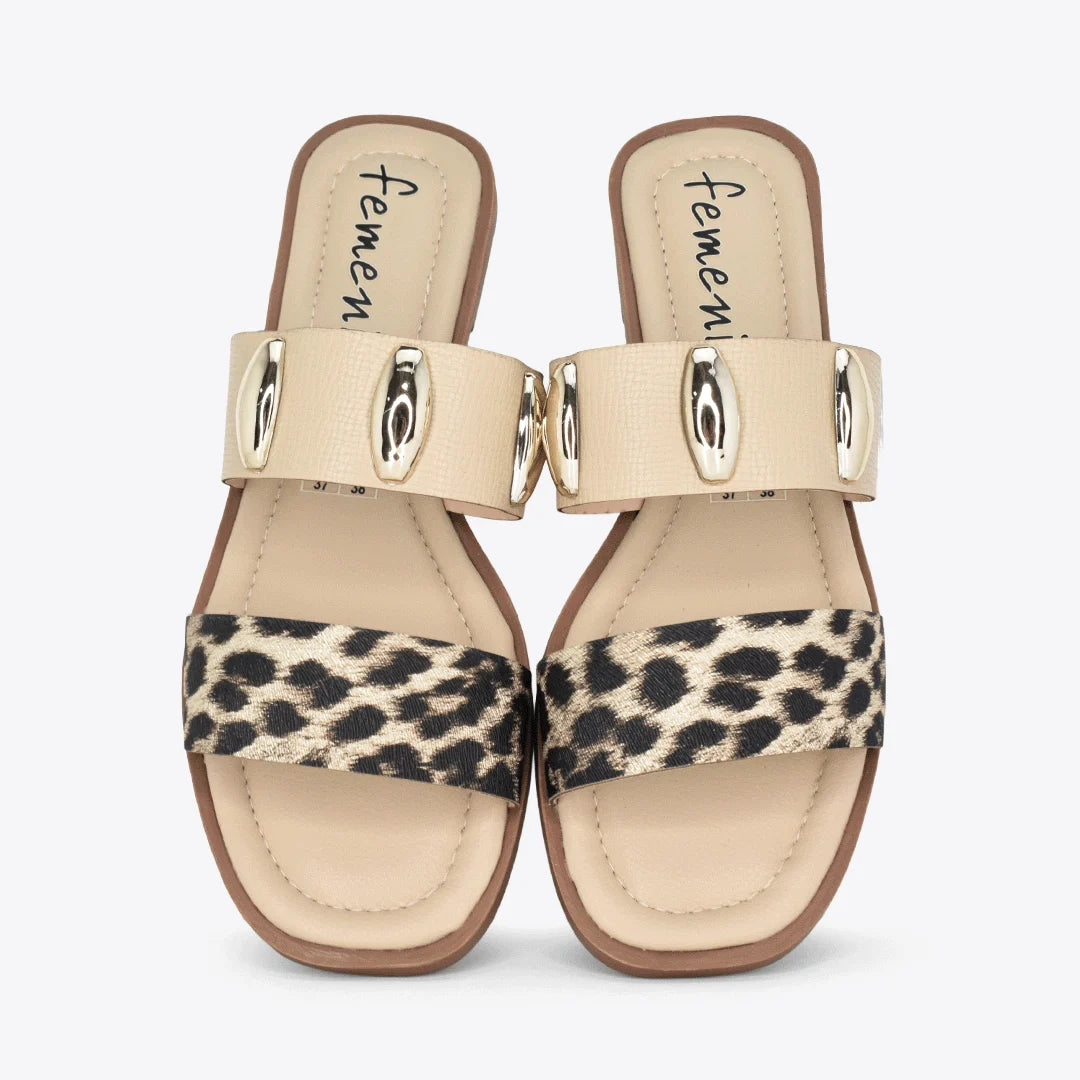 Sandalias plana para mujer en color animal print