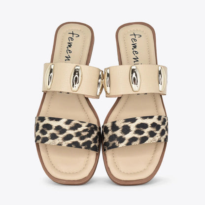 Sandalias plana para mujer en color animal print