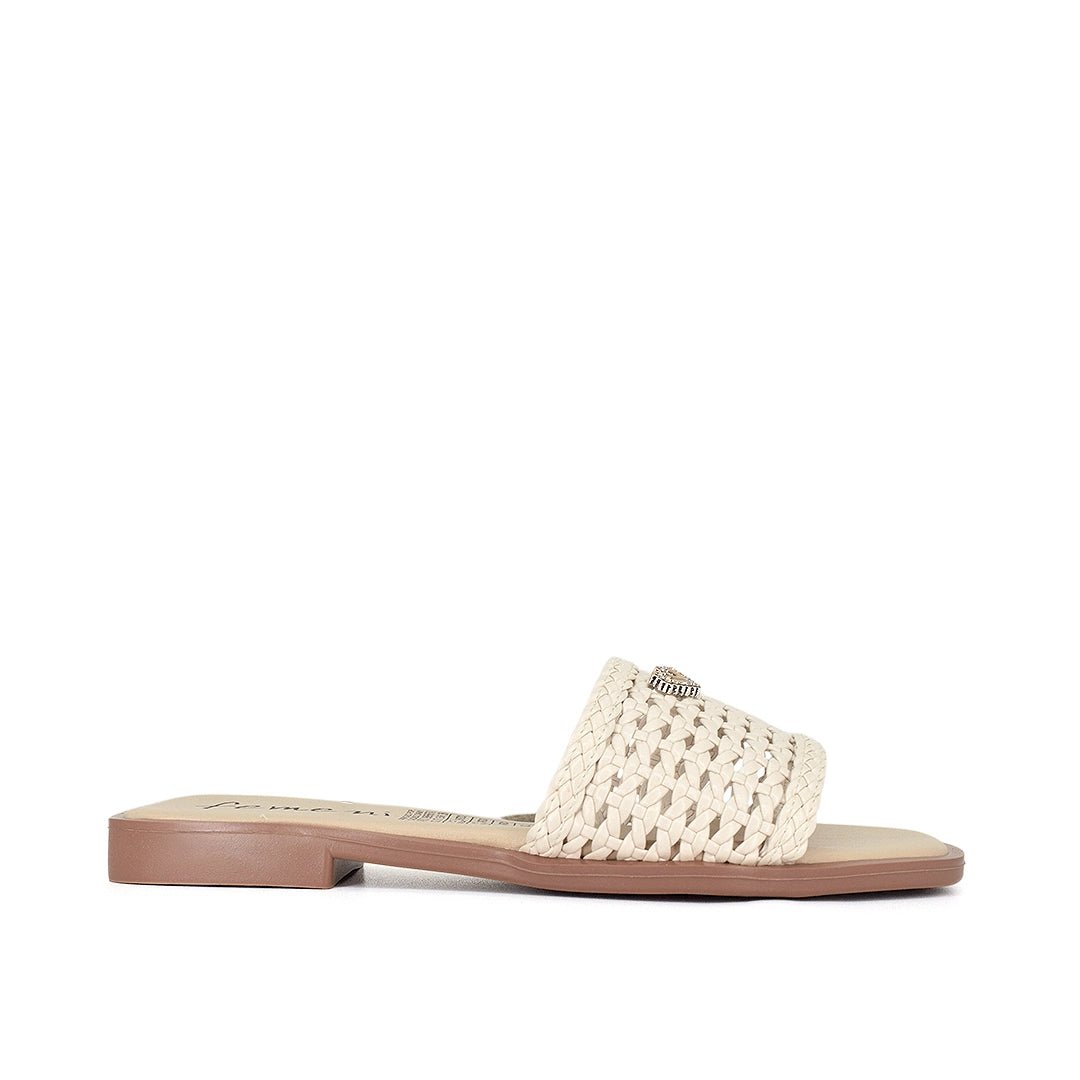 Sandalias plana para mujer en color beige crema