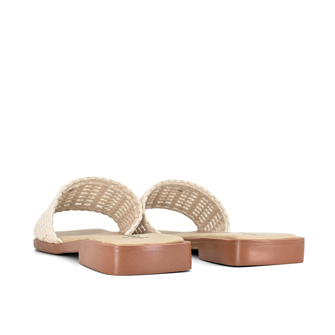 Sandalias plana para mujer en color beige crema
