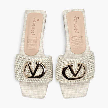 Sandalias planas para mujer en color talco