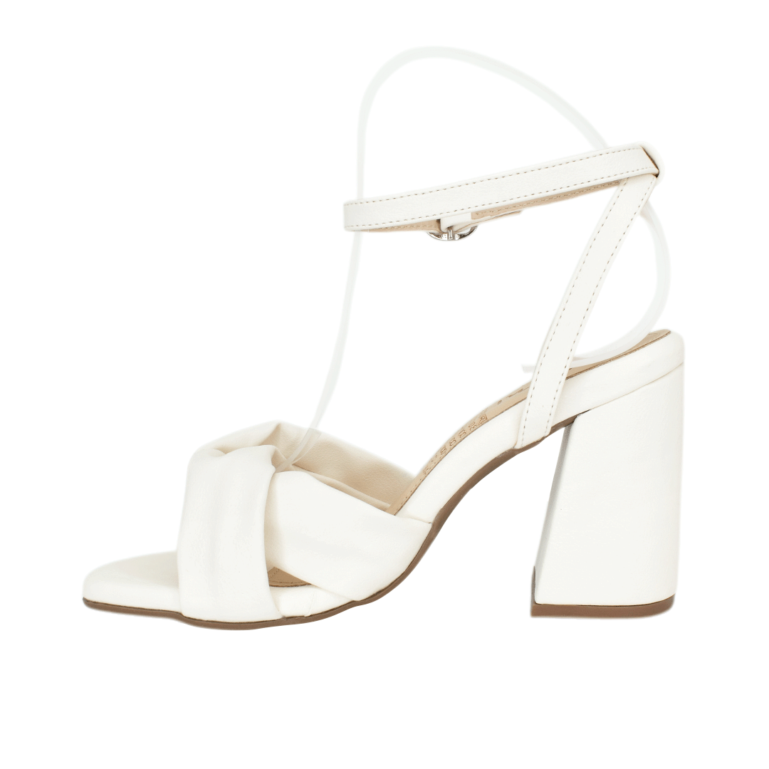 Sandalias con tacón para mujer en color talco