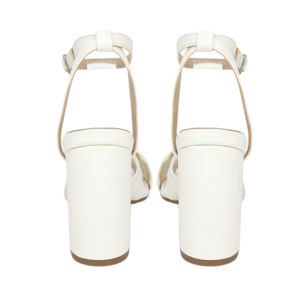 Sandalias con tacón para mujer en color talco