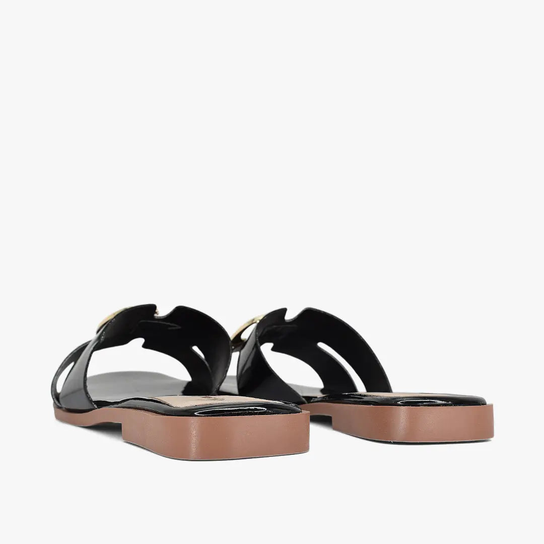 Sandalias planas para mujer en color negro