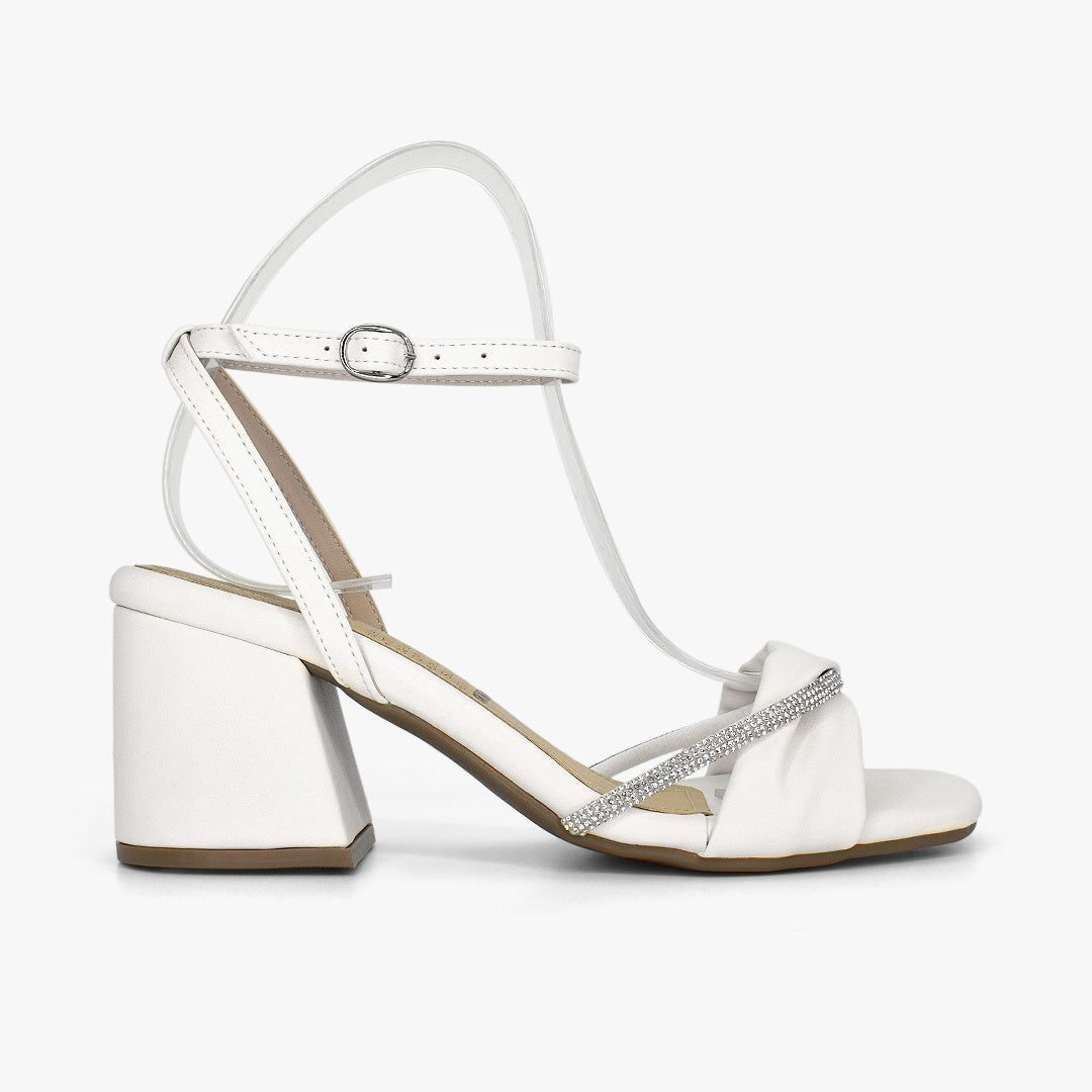 Sandalias con tacón para mujer en color talco