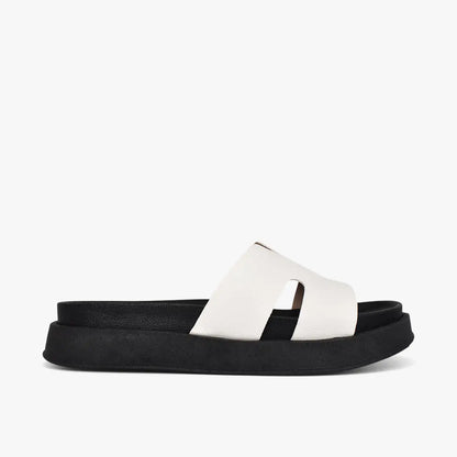 Sandalias para mujer en color talco