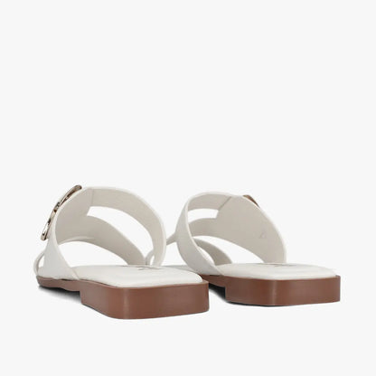 Sandalias planas para mujer en color talco