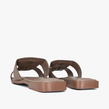 Sandalias planas para mujer en color taupe