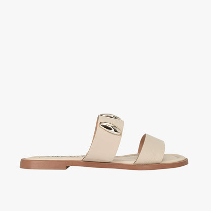 Sandalias plana para mujer en color almendra