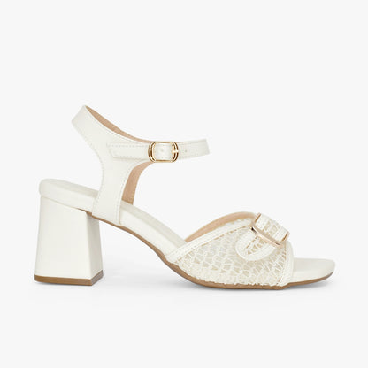 Sandalia con tacón para mujer en color talco