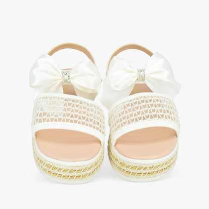 Sandalias para niña en color talco