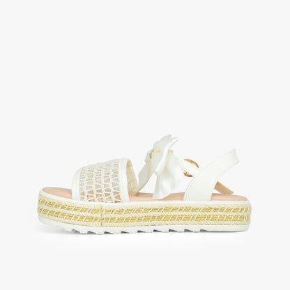 Sandalias para niña en color talco