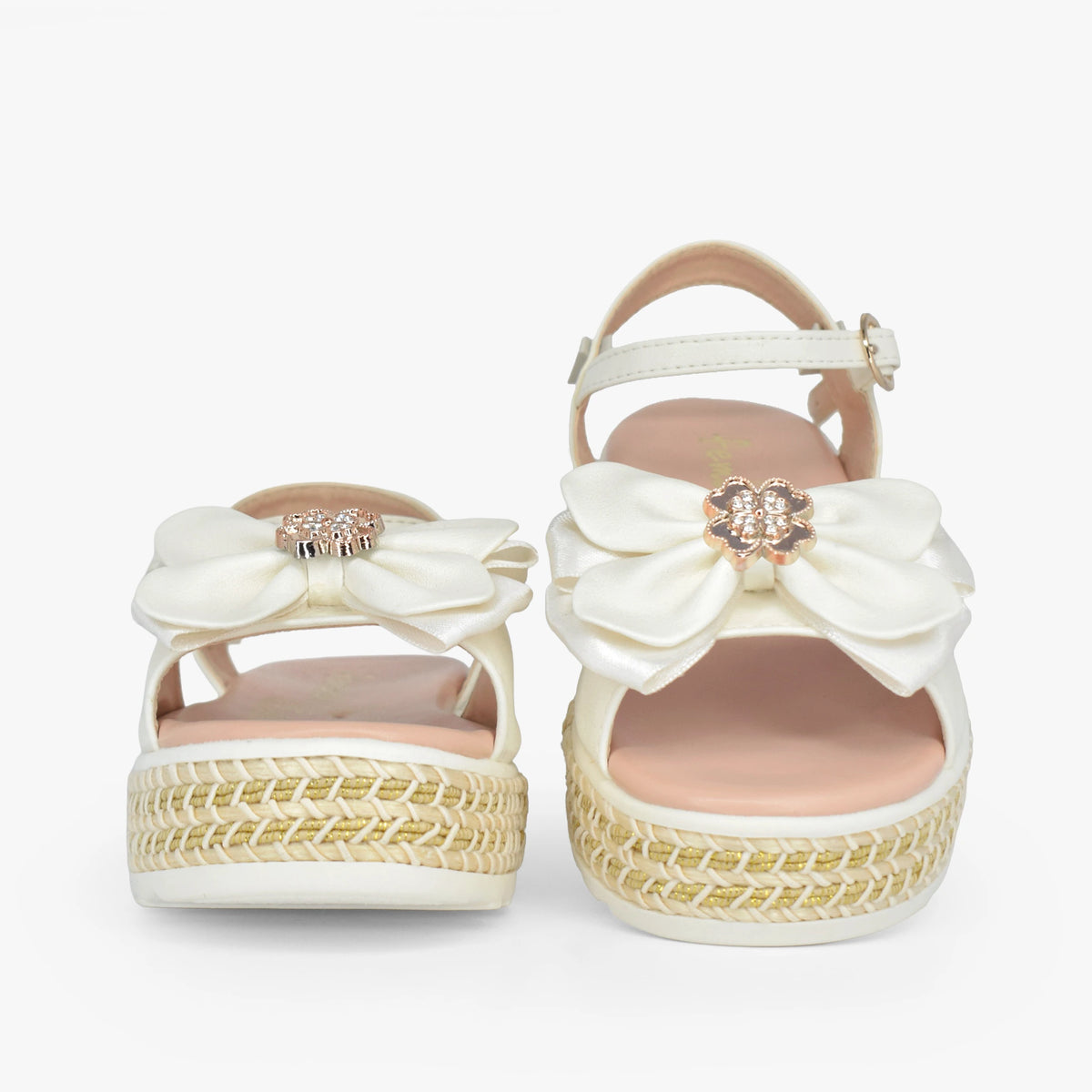 Sandalias para niña en color talco