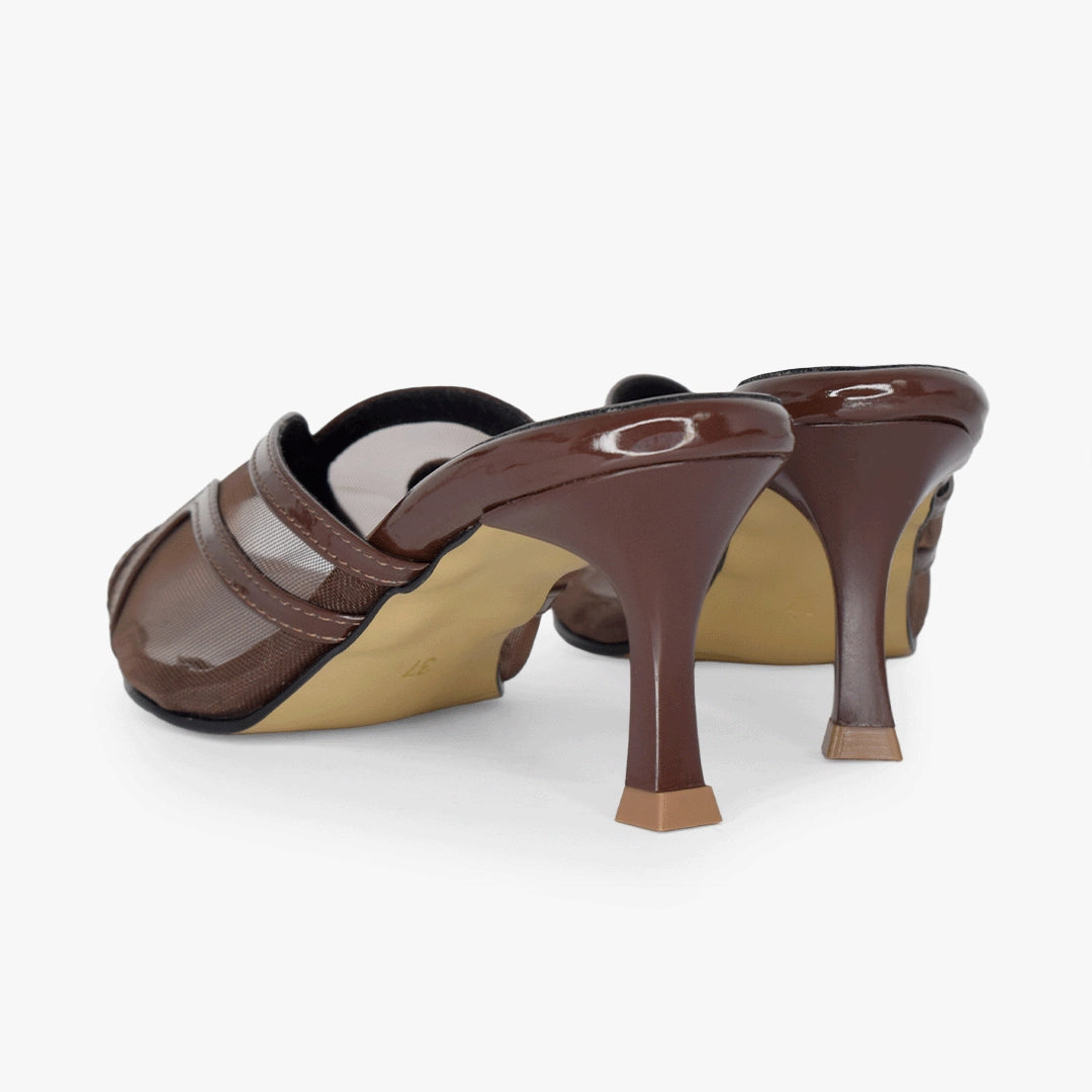 Color: Chocolate