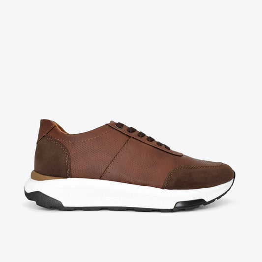 Tenis para hombre en color caramelo