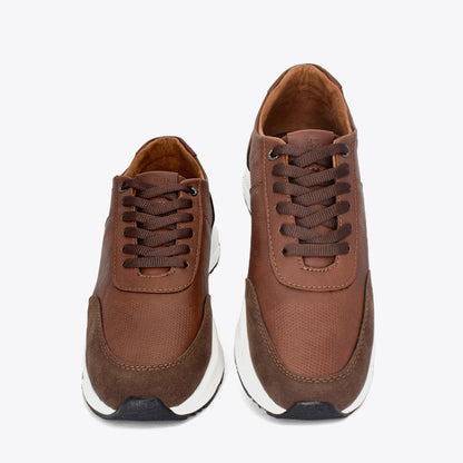 Tenis para hombre en color caramelo