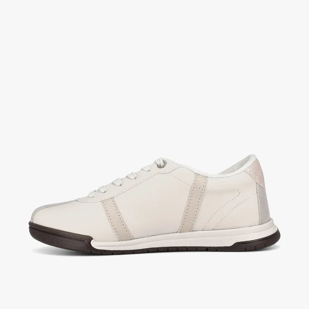 Tenis para mujer en color almendra