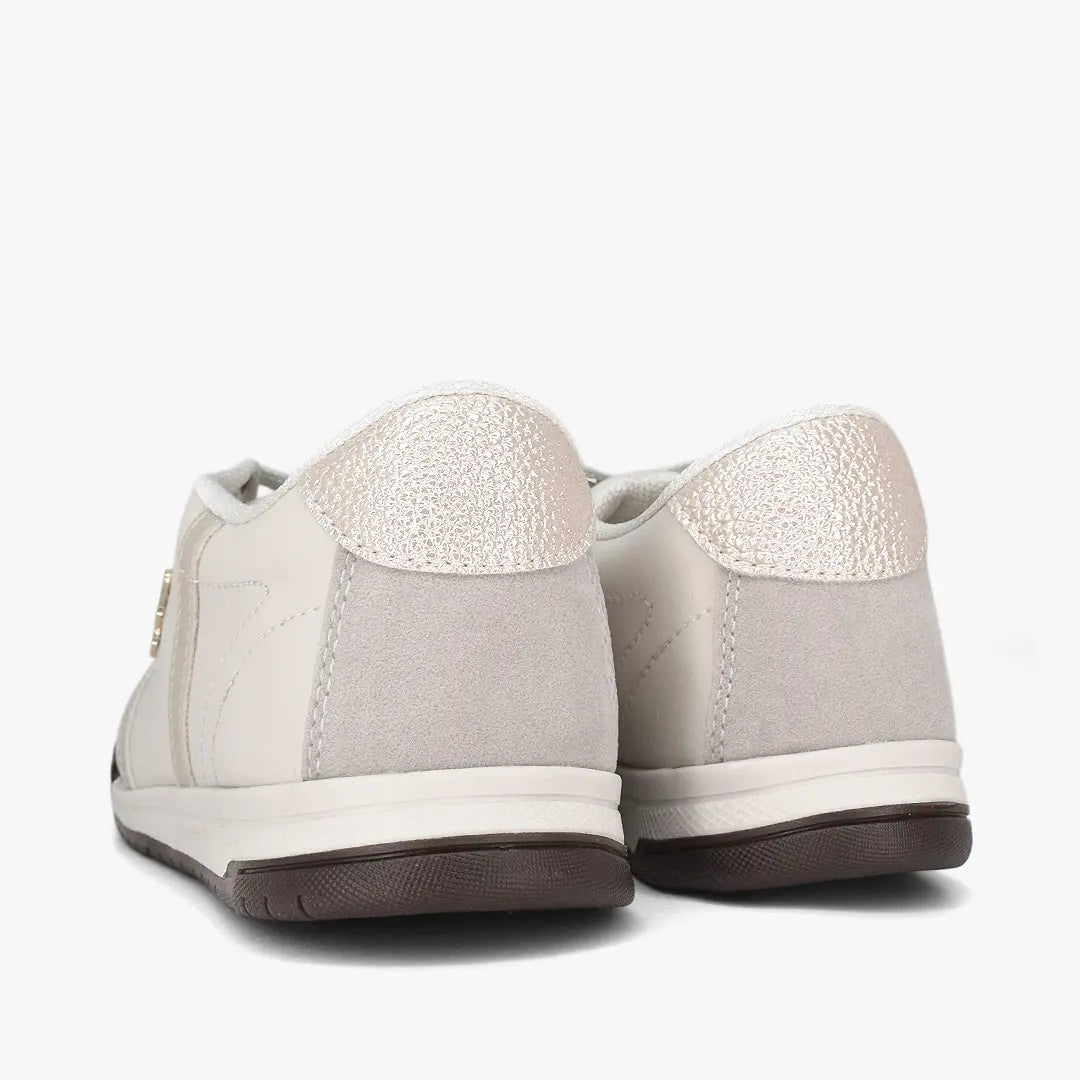 Tenis para mujer en color almendra