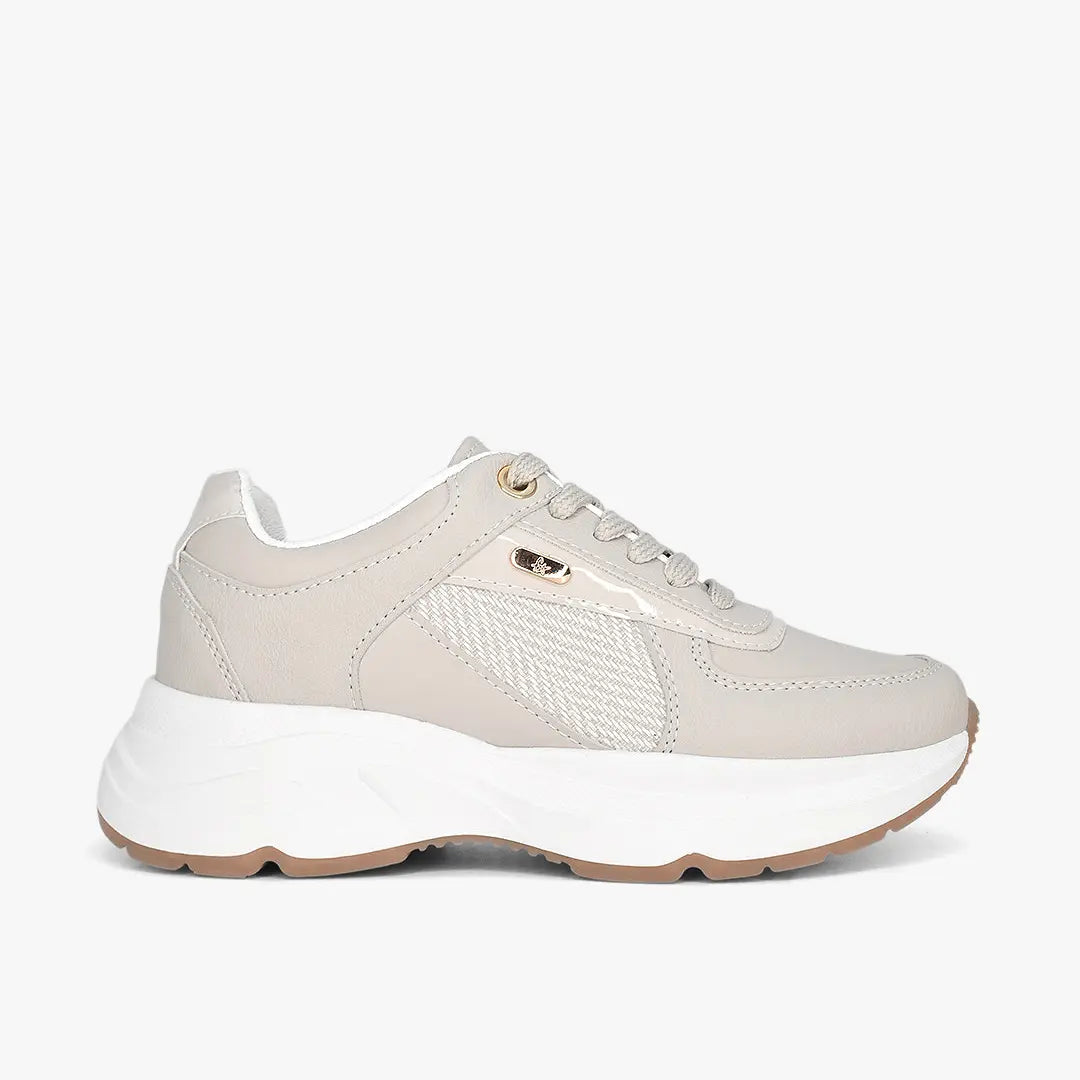 Tenis para mujer en color almendra