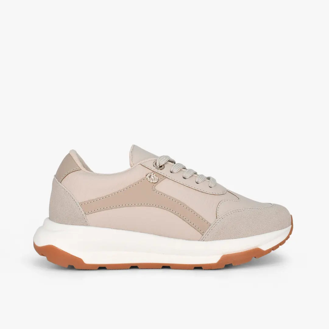 Tenis para mujer en color arena