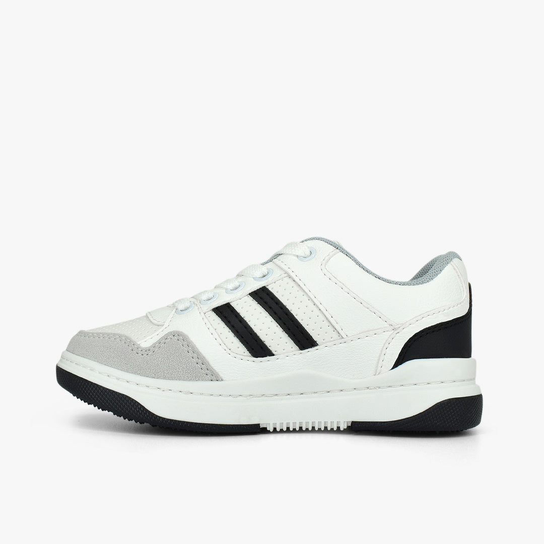 Tenis para niño en color talco