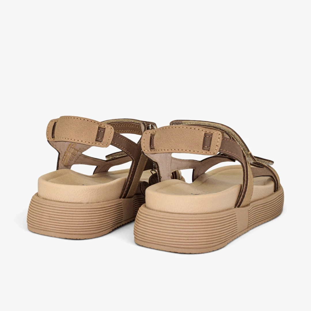 Sandalias para mujer en color café - Imagen 4